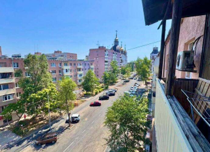 Продается однокомнатная квартира в самом центре города