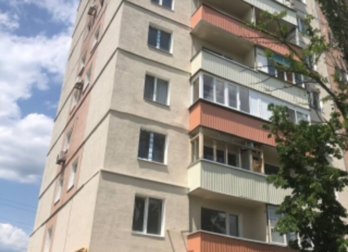 Продается четырехкомнатная квартира