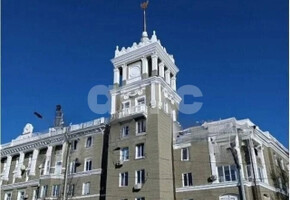 Продаётся 3-комнатная квартира в центре города с видом на драмтеатр