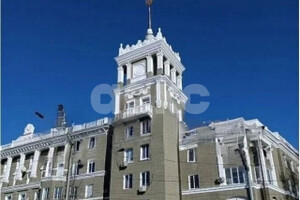 Продаётся 3-комнатная квартира в центре города с видом на драмтеатр