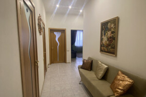 Продается трехкомнатная квартира в Центральном районе