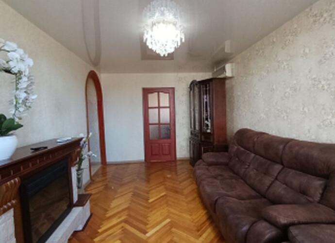Снять 3-комнатную квартиру в Мариуполе, ул. Курчатова, 53 м²