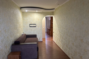 Продается трехкомнатная квартира в Центральном районе