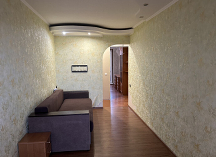 Продается трехкомнатная квартира в Центральном районе