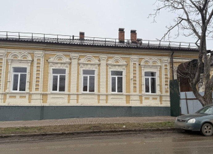 Продается трехкомнатная квартира с перспективой ведения коммерческой деятельности