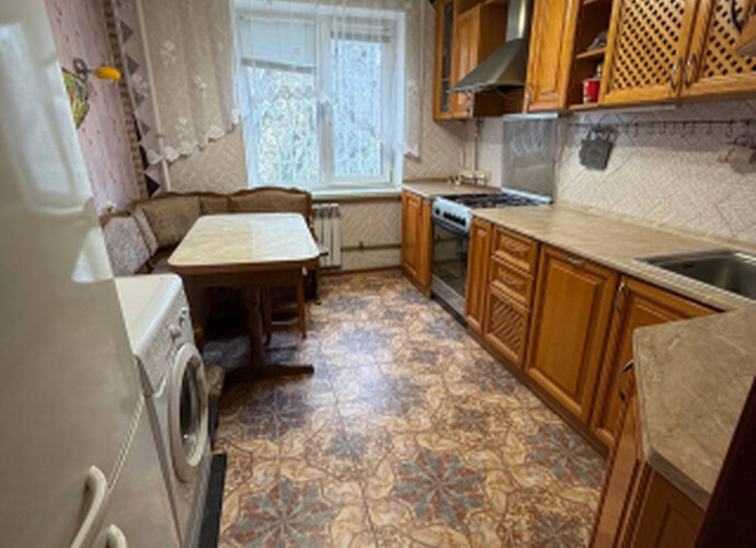 Продается трёхкомнатная квартира