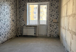 Продается трехкомнатная квартира в Приморском районе