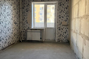 Продается трехкомнатная квартира в Приморском районе