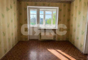 Продается трехкомнатная квартира в Приморском районе