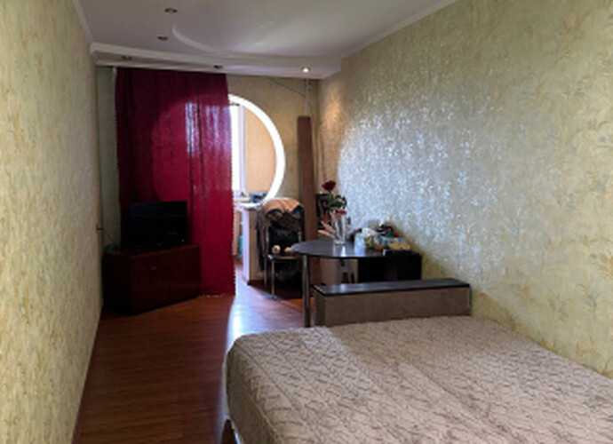 Продается трёхкомнатная квартира