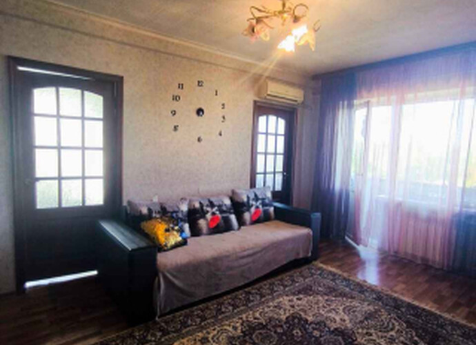 Продается уютная трёхкомнатная квартира в сердце Ильичёвского районе