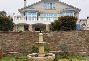 Продается дом на берегу моря