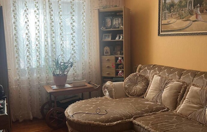 Продается 3-х комнатная квартира 23 ЖМР, 63 кв.м.