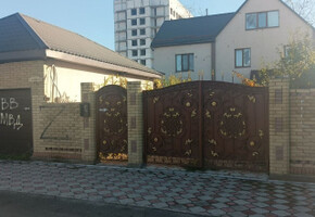 Продается двухэтажный дом в Левобережном районе