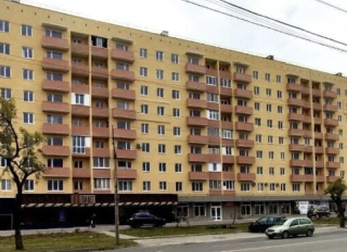 Продается трехкомнатная квартира в Центральном районе