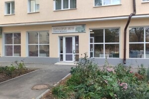 В продаже коммерческое торговое помещение на Азовстальской