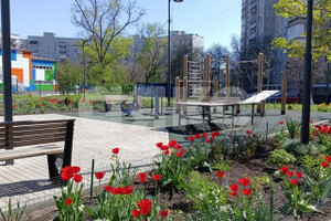 Продается крупногабаритная двухкомнатная квартира в Центральном районе г. Мариуполя