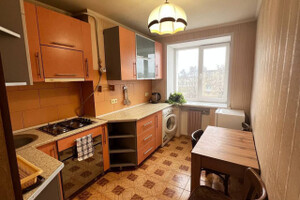 Продается двухкомнатная квартира в Ильичевском районе