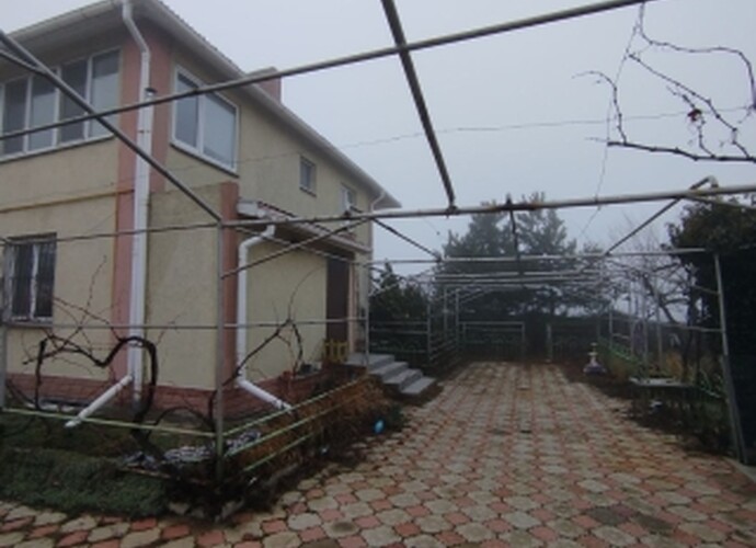 Продается загородный трехуровневый коттедж