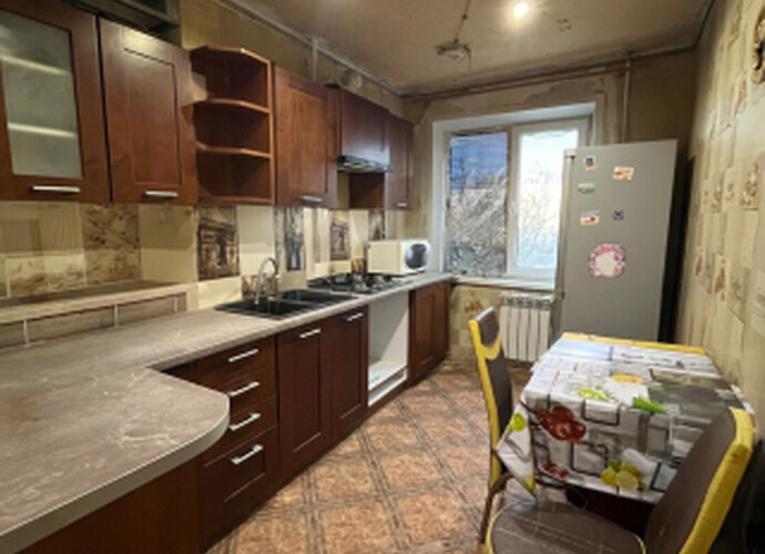 Продается трехкомнатная квартира в Центральном районе