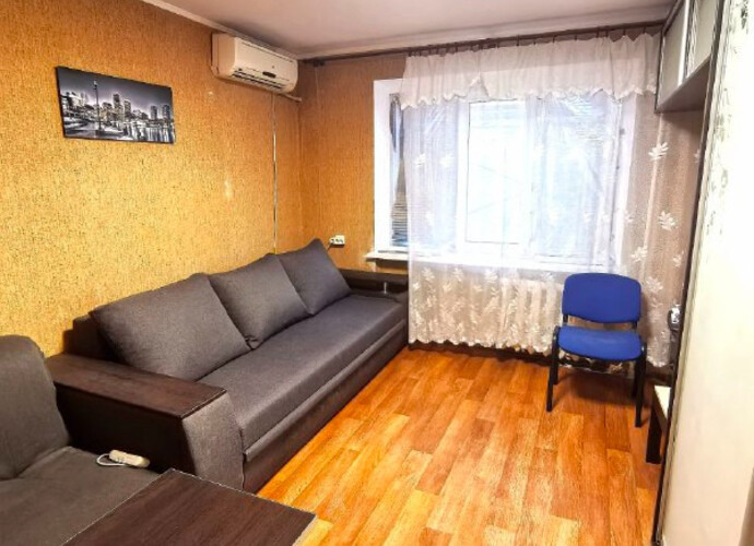 Продаётся 1 комнатная гостинка