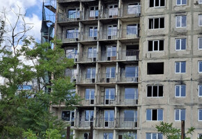 Продается трехкомнатная квартира в Левобережном районе