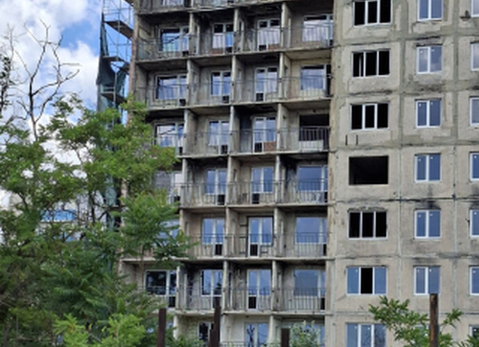 Продается трехкомнатная квартира в Левобережном районе