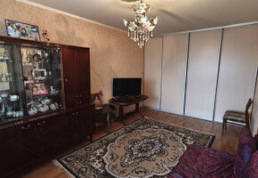 Продается трехкомнатная квартира в Центральном районе