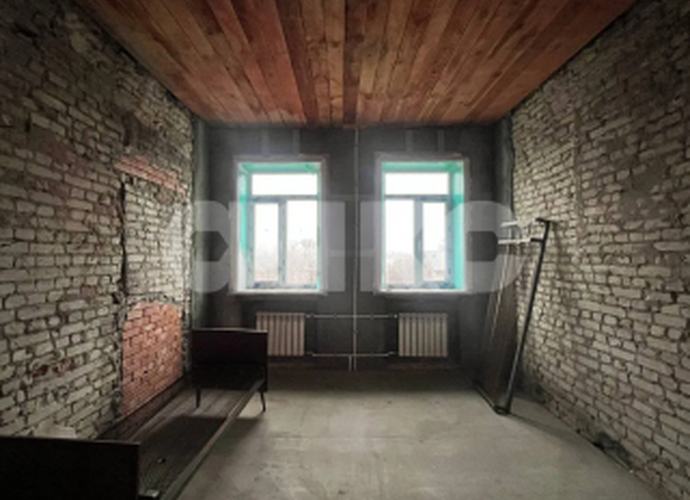 Продается трехкомнатная квартира в Левобережном районе на улице Пашковского