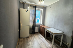 Продаётся однокомнатная квартира площадью 34,4 квадратных метров на первом этаже (из 9) в г. Мариуполь, бульвар Шевченко. 