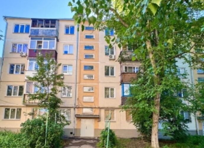 Продается четырехкомнатная квартира