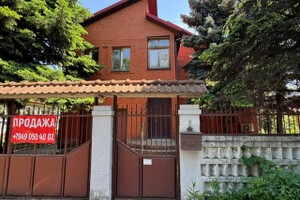 Продаётся просторный трёхуровневый дом в Приморском районе, Черёмушки