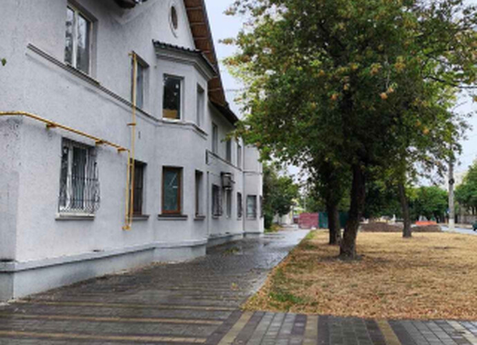 Продается 4-комнатная квартира в центре Левого берега