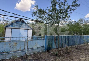 Продаётся просторный дом с коммуникациями, садом и огородом в селе Кириловка