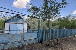Продаётся просторный дом с коммуникациями, садом и огородом в селе Кириловка