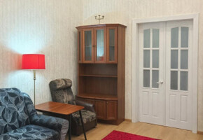 Продается трехкомнатная квартира в Ильичевском районе