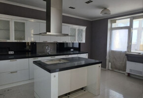 Продается 4 комн.кв 162.7 м² 