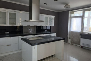 Продается 4 комн.кв 162.7 м² 