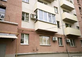 Продается 2-комнатная  в Приморском районе 