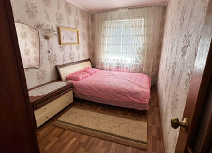 Сдается в долгосрочную аренду двухкомнатная квартира в центре города