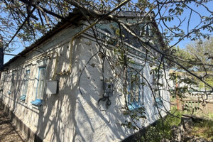 Продаётся просторный дом в живописном посёлке городского типа — идеальное место для спокойной жизни на природе
